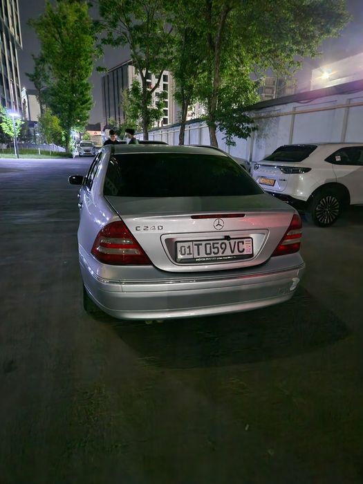 Продаю мерседес с 240