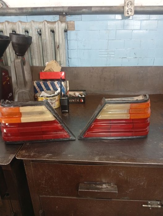 Задний плафон на Мерседес 124