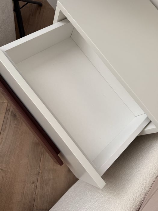 Прикроватный тумба