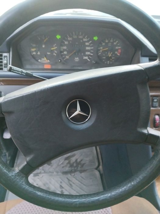 Продам Мерседес 124 300 е