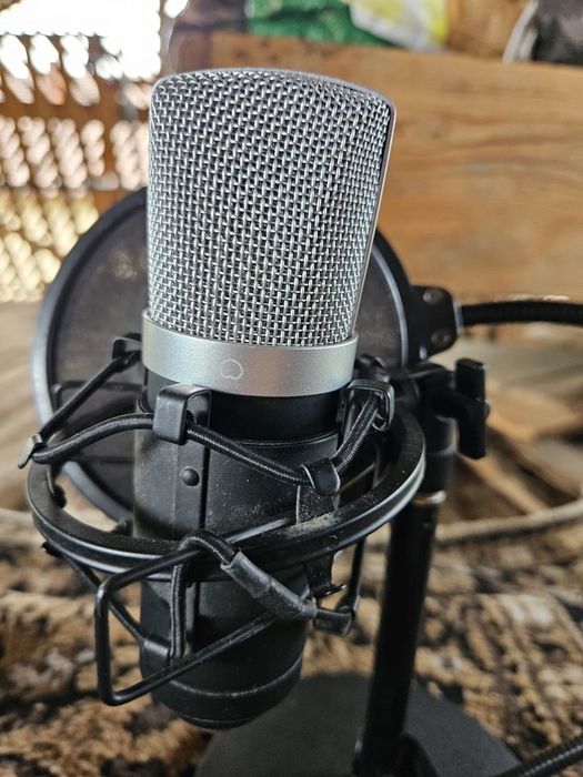 Microfon Trust Studio
