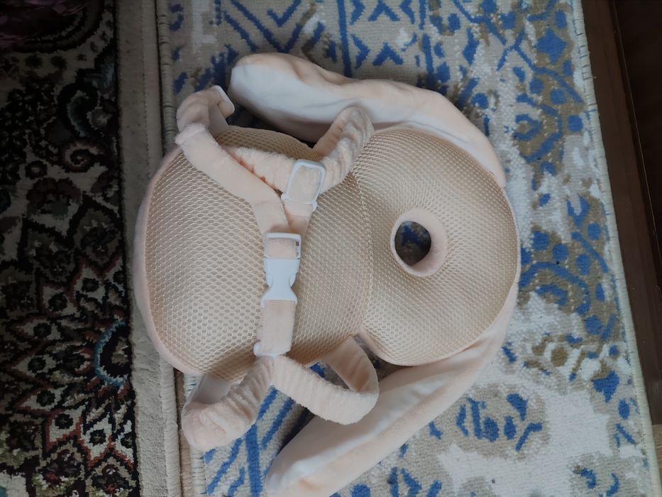 Bolalar yurganda turganda orqasi bilan yiqilmoqchi boʻlganda zashita