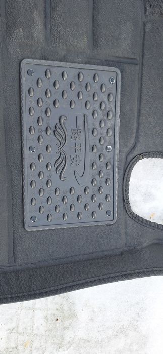 Продам коврики на  BYD