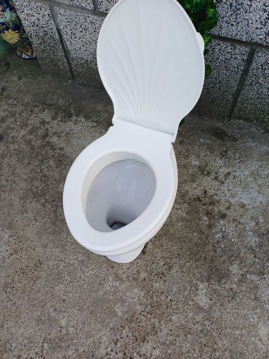 Тоалетна с авт.казанче