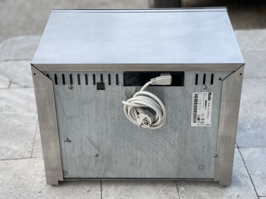 Парна фурна Miele DG 2351