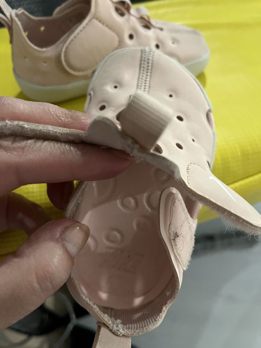 Sandale Nike fetite marimea 22