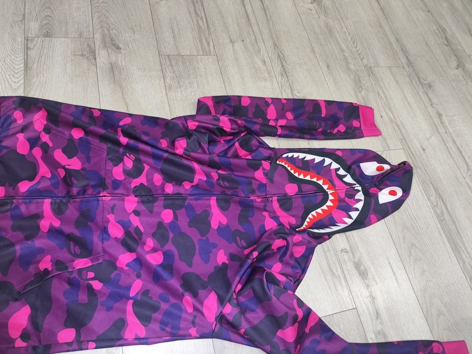 Фиолетовая ветровка BAPE