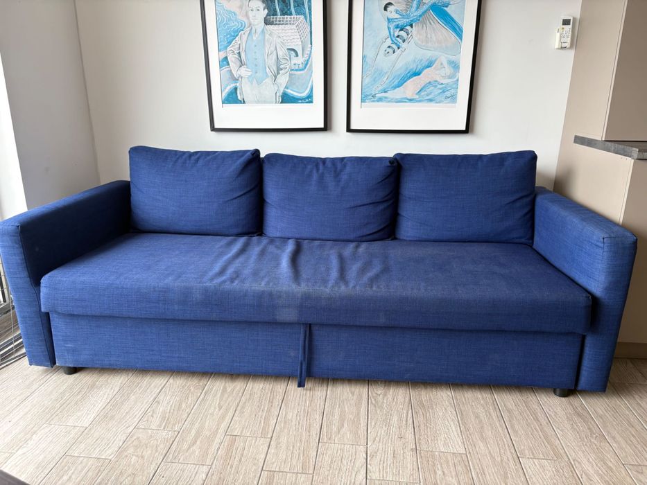 Триместен диван от Икеа с подарък - холна маса Hemnes
