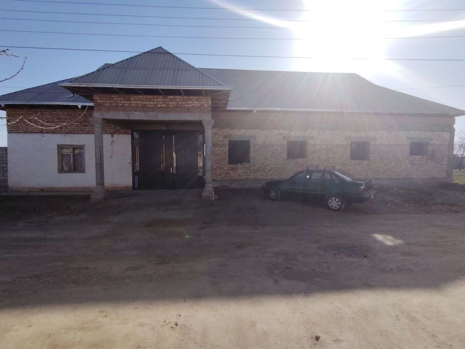 Пишир гиштли ховли сотилади