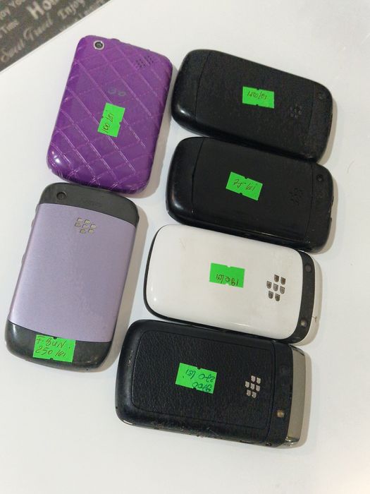 Telefon BlackBerry cu încărcător