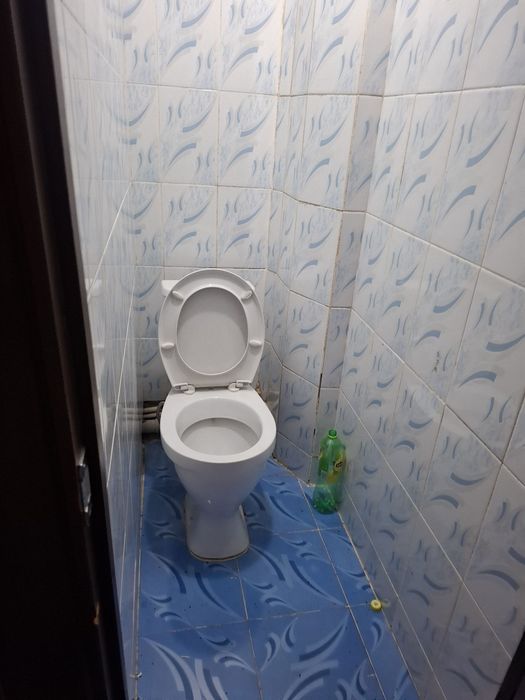 Shaxar markazi Samarqand darvoza 2 xonali uy sotiladi