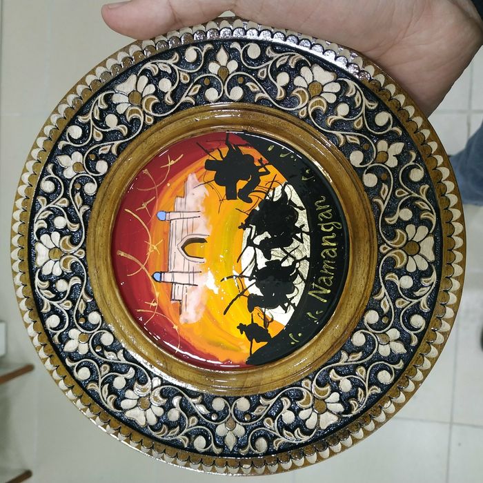 Yog'och lagan dekorativ. Qo'l mehnati, yong'oq daraxtidan tayyorlangan