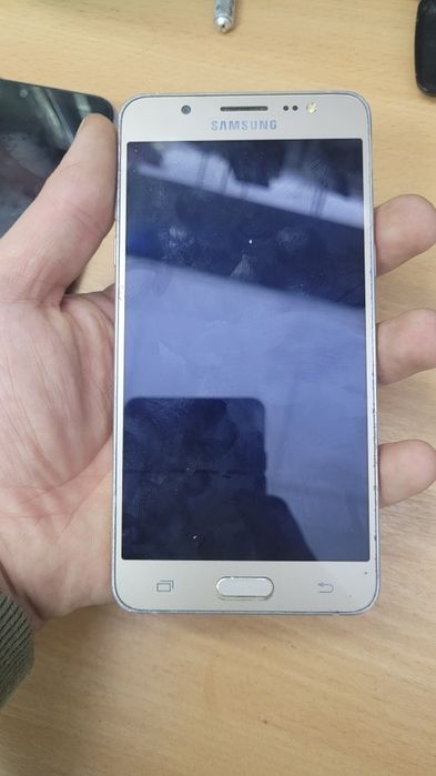 Продам Redmi 9A . Samsung J5 2016