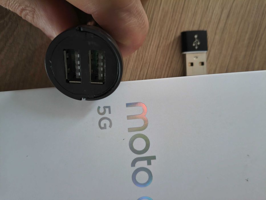 adaptor incarcare auto USB + adaptor USB C