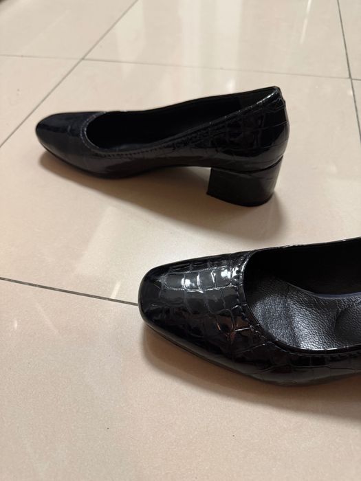 Vand pantofi piele dama, marime 38