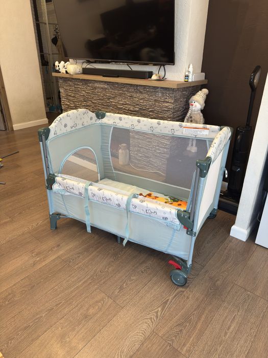 Продам кроватку-манеж.
