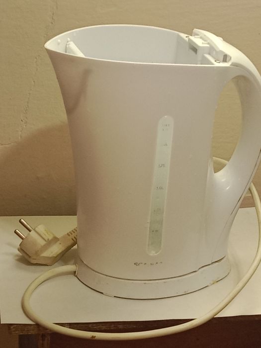 Продам электрочайник.