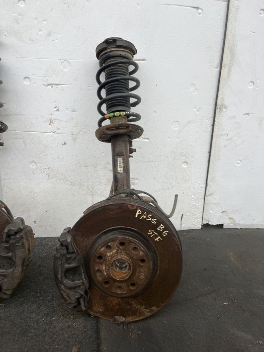 Fuzeta fata stanga dreapta VW Passat B6 2005-2010 etrier disc telescop