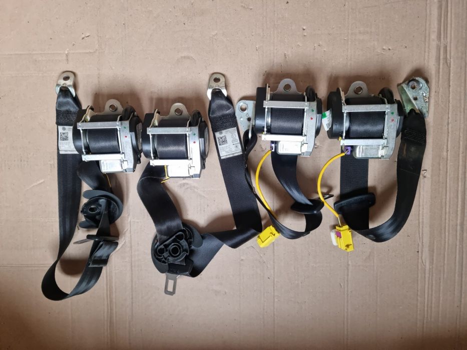 Centuri siguranta VW Golf 6 fata - spate