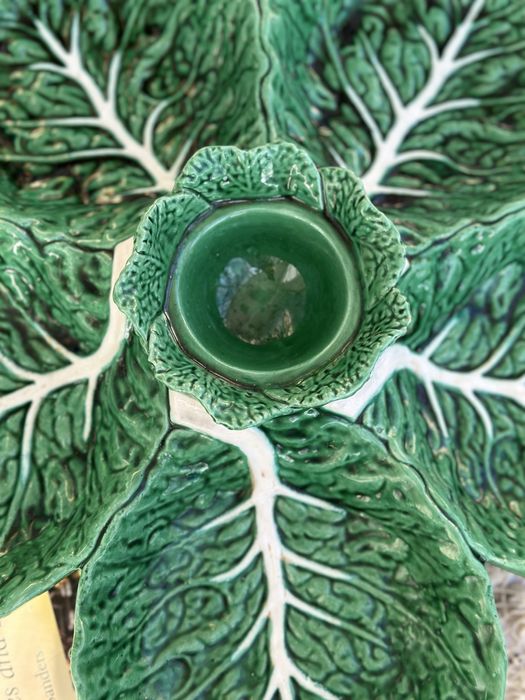 Голямо плато за предястия, портогалска майолика от Bordallo Pinheiro