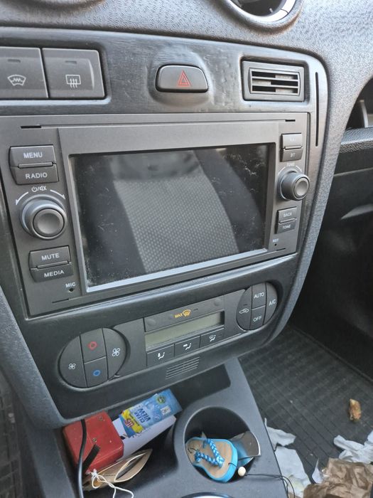 Navigatie pentru  Ford Fusion, Fiesta sau la care se mai potrivește.