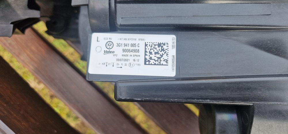 Far stanga NOU VW Passat B8 model 2015-2019 cod 3G1 941 005 C