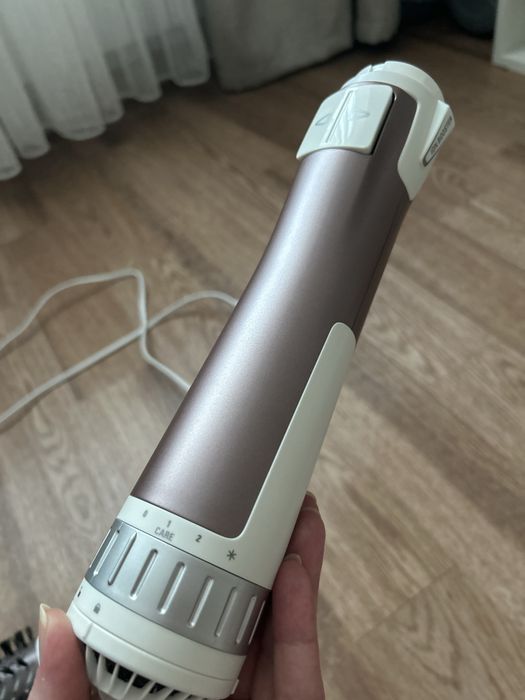 Фен-щетка Rowenta оригинал,новый