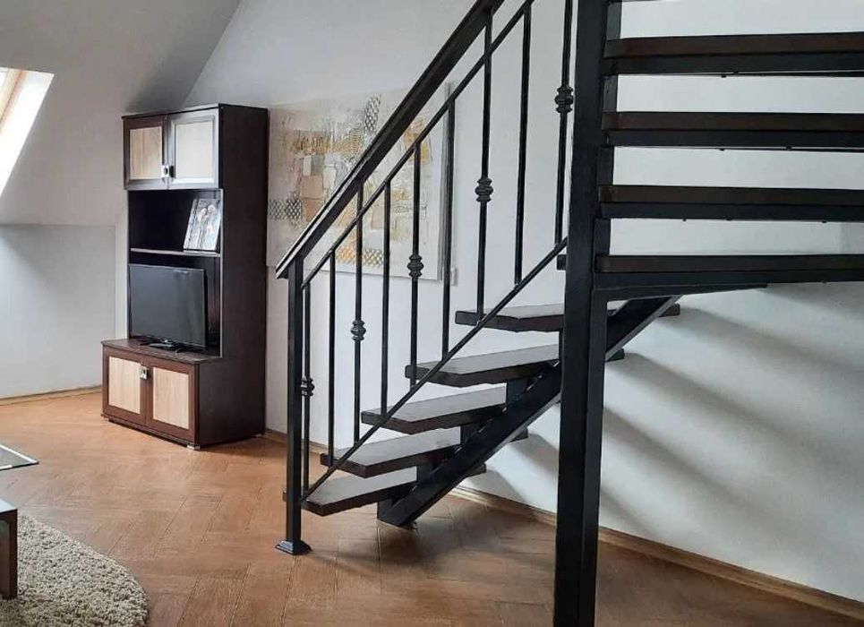 Дава се под наем Тристаен апартамент в Пловдив, Кършияка - 80 кв.м за 357 € - Снимка #1