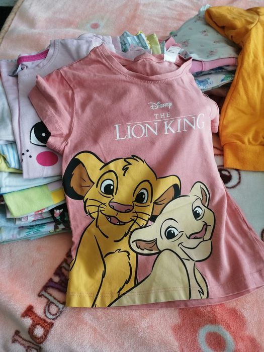 Hăinuțe frumoase și jucării pentru fetița  0-3 ani.