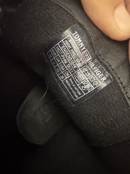 Зимни обувки висок ток TOMMY HILFIGER 39