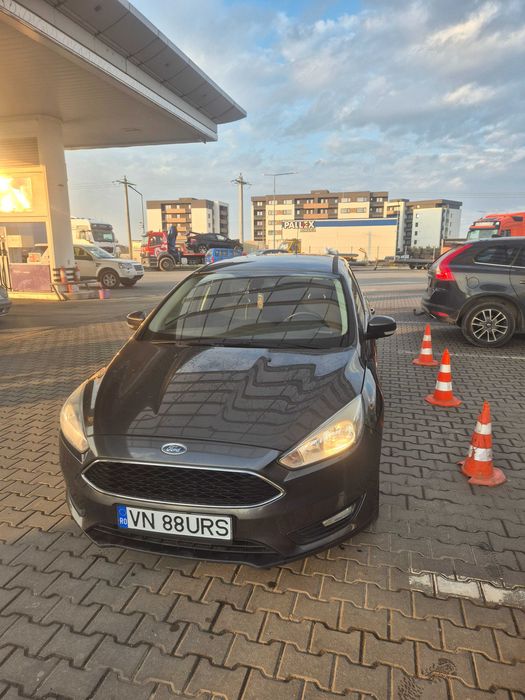 Ford focus 2015  1.5 diesel pret 4500 negociabil
