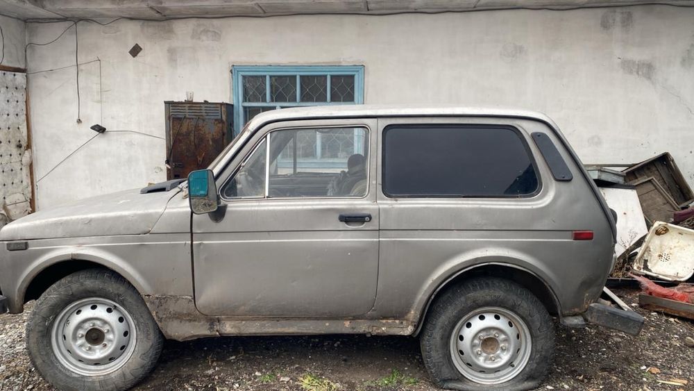 Продам ниву 2121