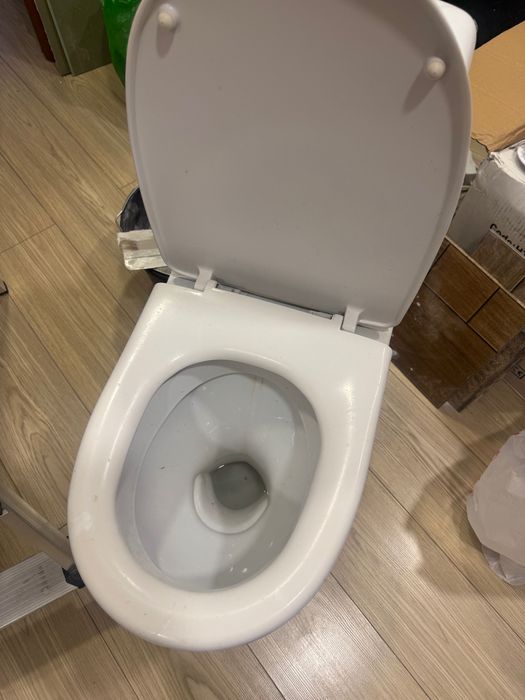 Унитаз б/у 2000тг