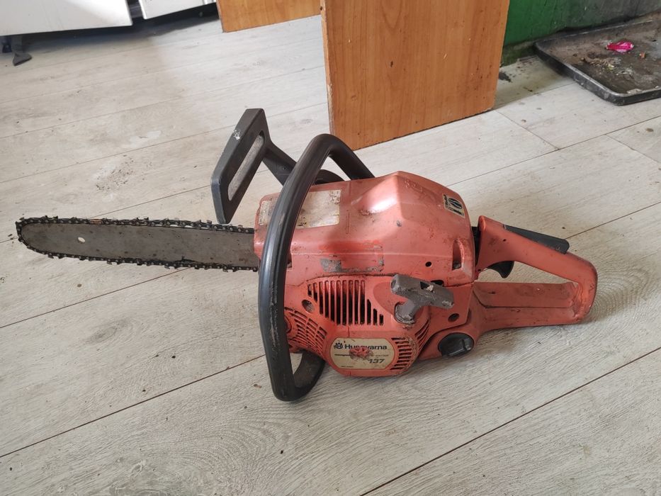 Vând urgent Husqvarna137
