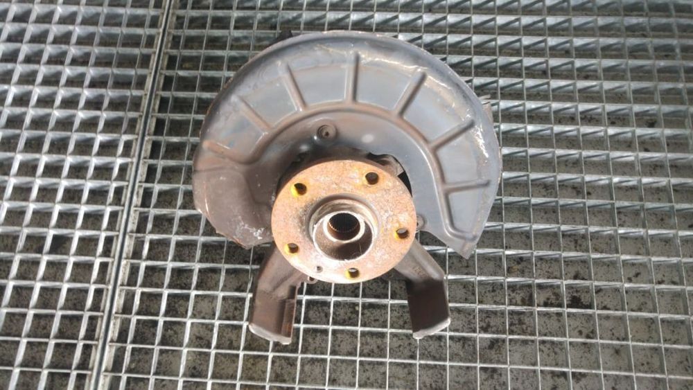 fuzeta dreapta fata vw golf 5 1.6 b