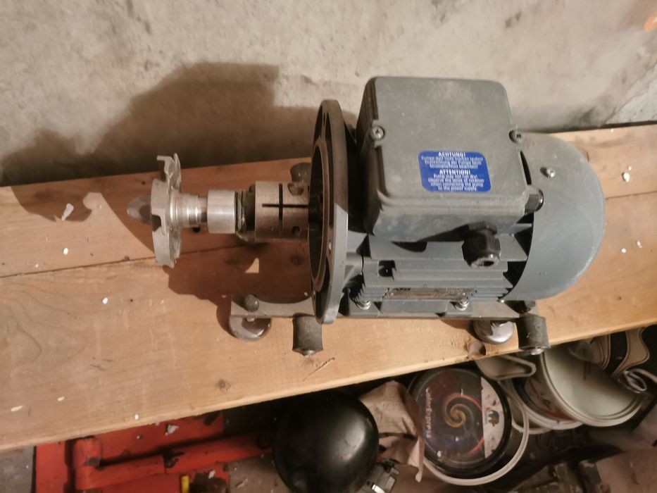 Ел. Двигател 1.1 чисто нов 
Външни размери на пу