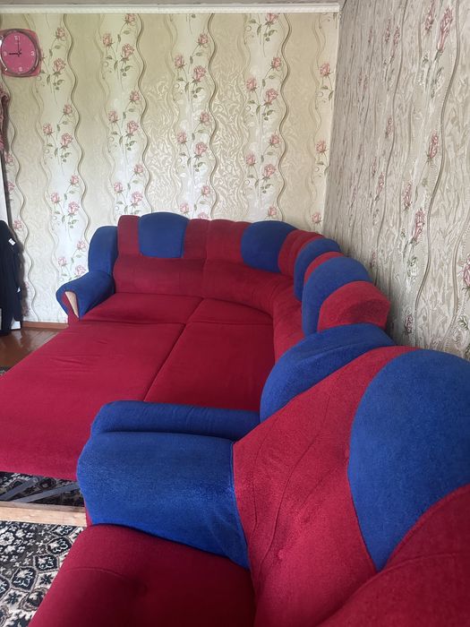 Диван угловой и кресло  мягкое