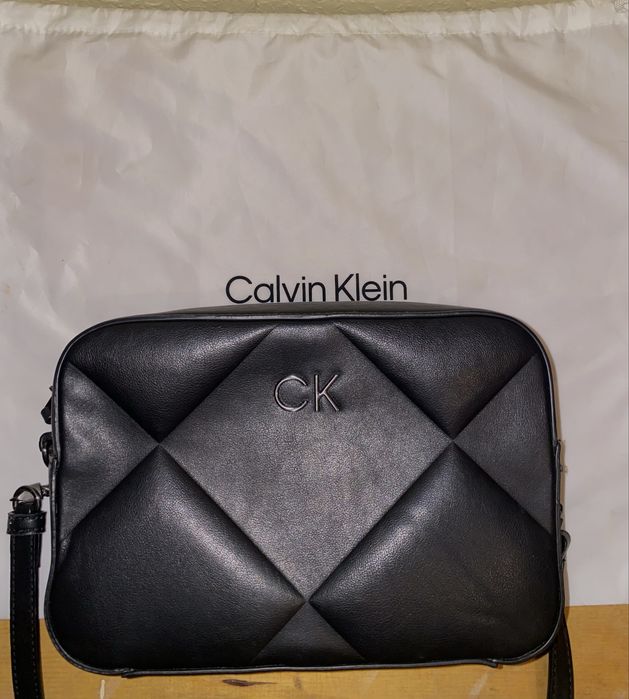 Оригинална чанта Calvin Klein