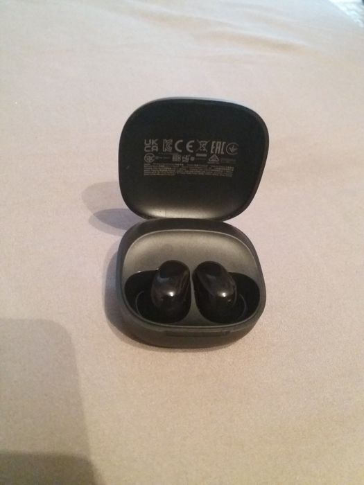 Продам три пары наушников