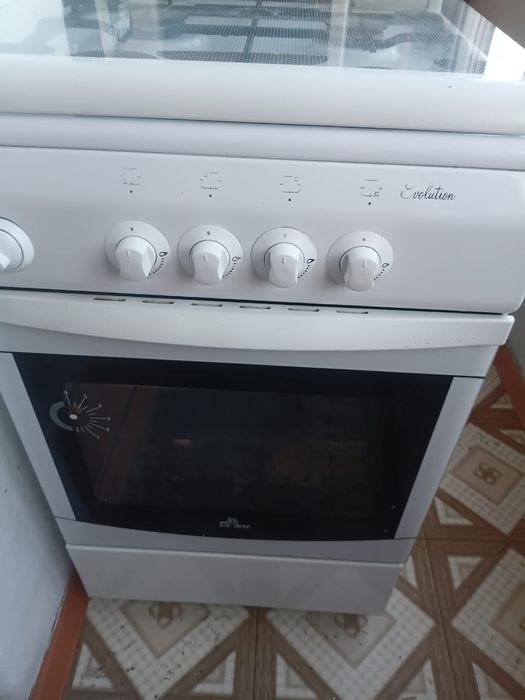 Продам газовую плиту