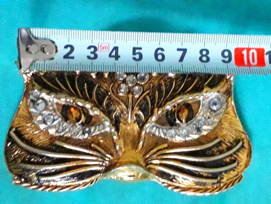 cataramă din metal cu cristale