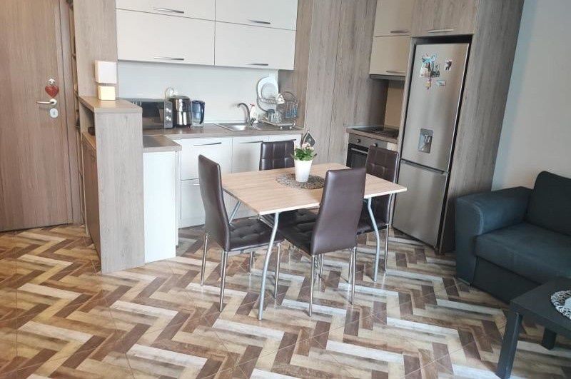 Дава се под наем Двустаен апартамент в София, Витоша - 76 кв.м за 408 € - Снимка #2