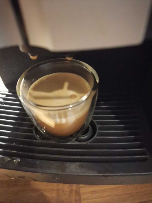 Продавам кафеавтомат Saeco Royal