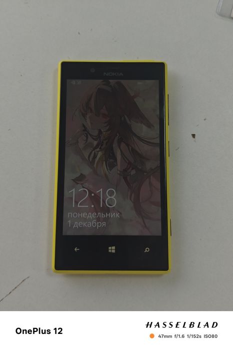 Nokia Lumia 720 (Windows)