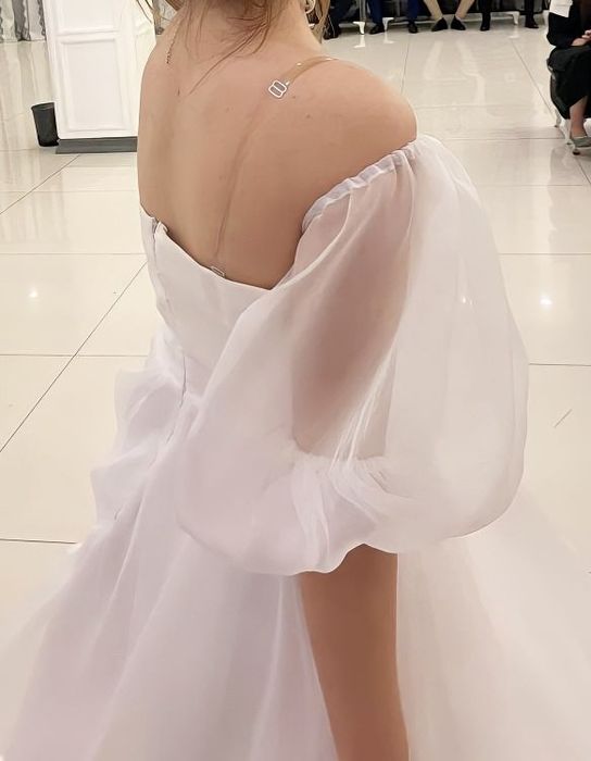 Вечерние платье,белые