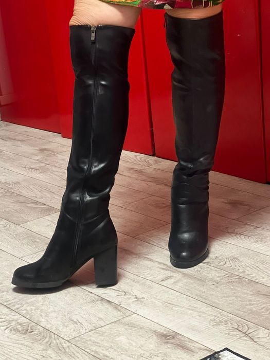 Продаю зимние сапоги