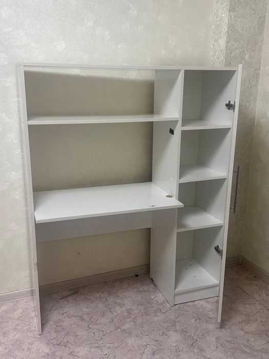 Компьютерный стол и шкаф