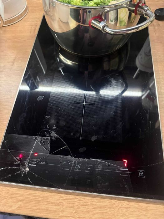 Bauknecht индукционен плот- работещ.