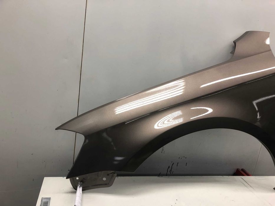 Aripa Fata Stanga VW Passat B7 An 2011-2015 (LA8X (Auriu))