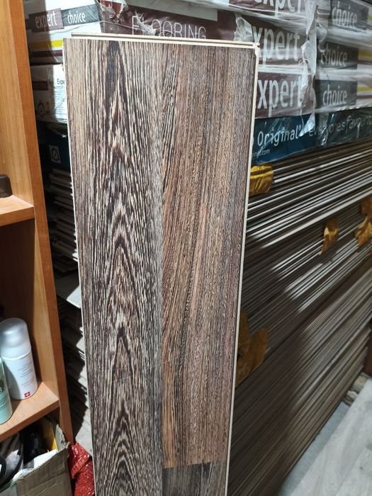 Продам ламинат б/у 70м²